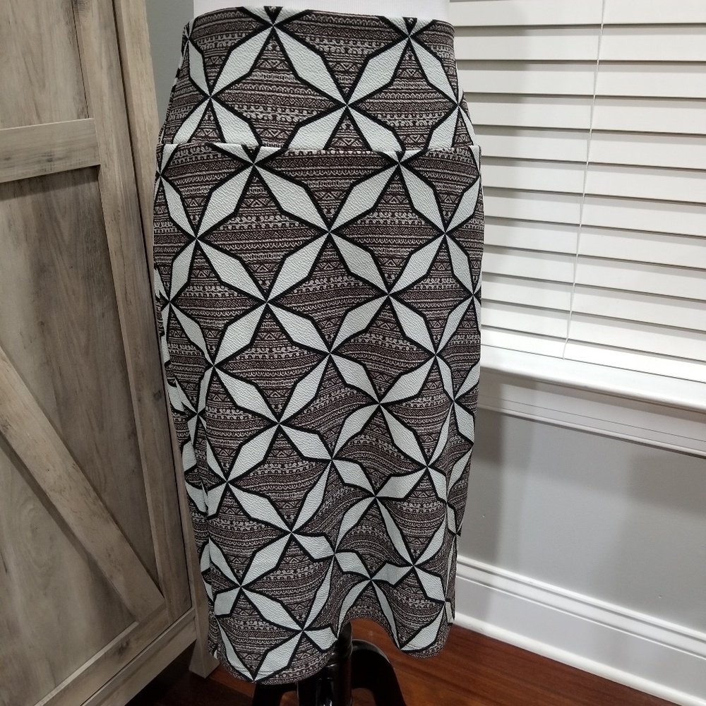 LulaRoe Cassie